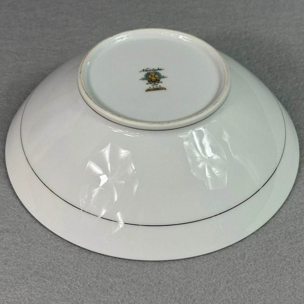 Noritake Bluebell # 5558 8" Round Vegetable Serving Bowl - Picture 3 of 6